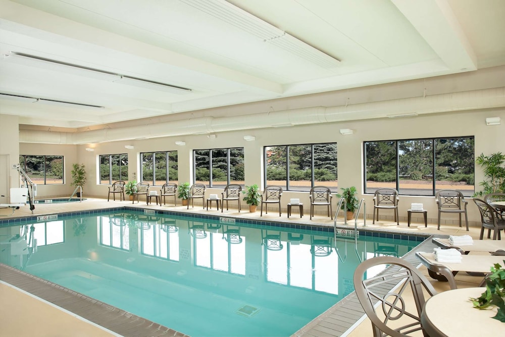 Hampton Inn Chicago-O'Hare International Airport 39/79