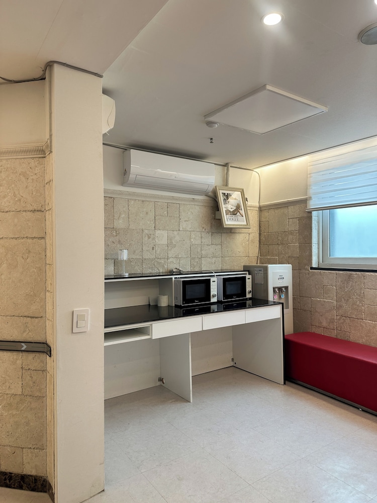 Three Seven Hotel 14/49