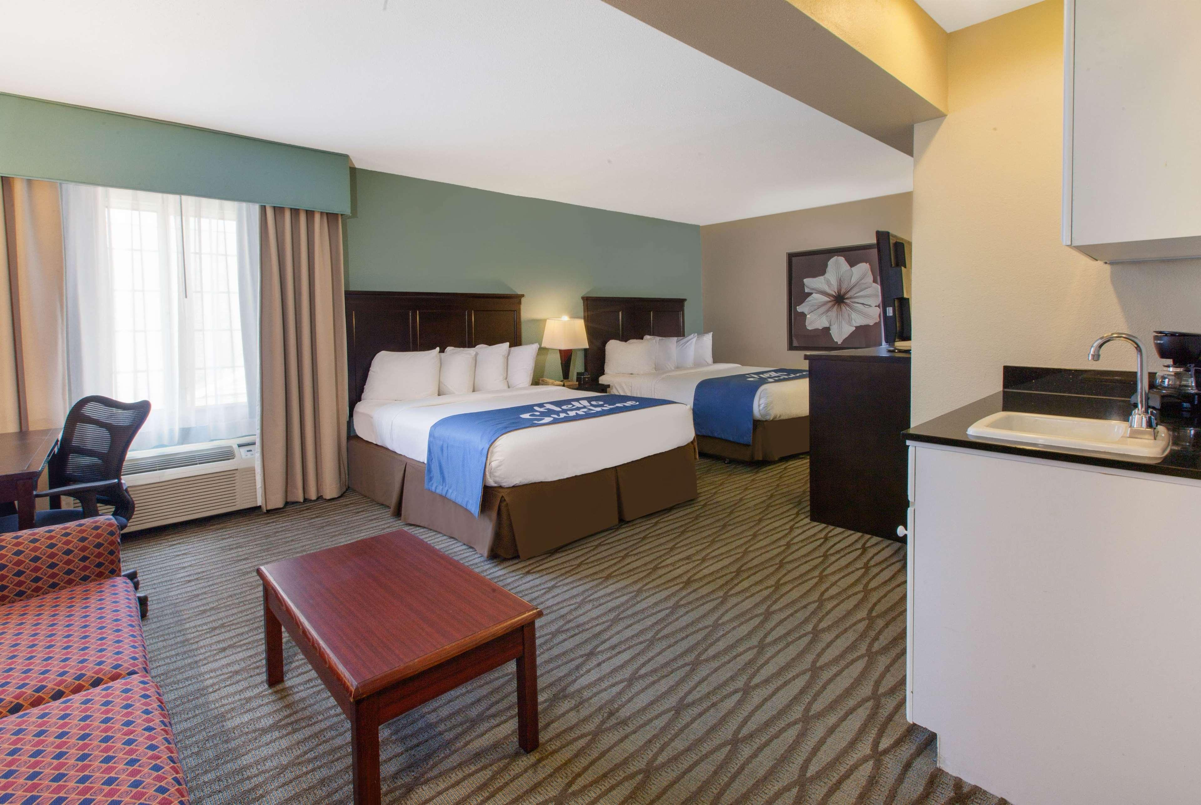 Superior, 2 Queen Beds, Bay View