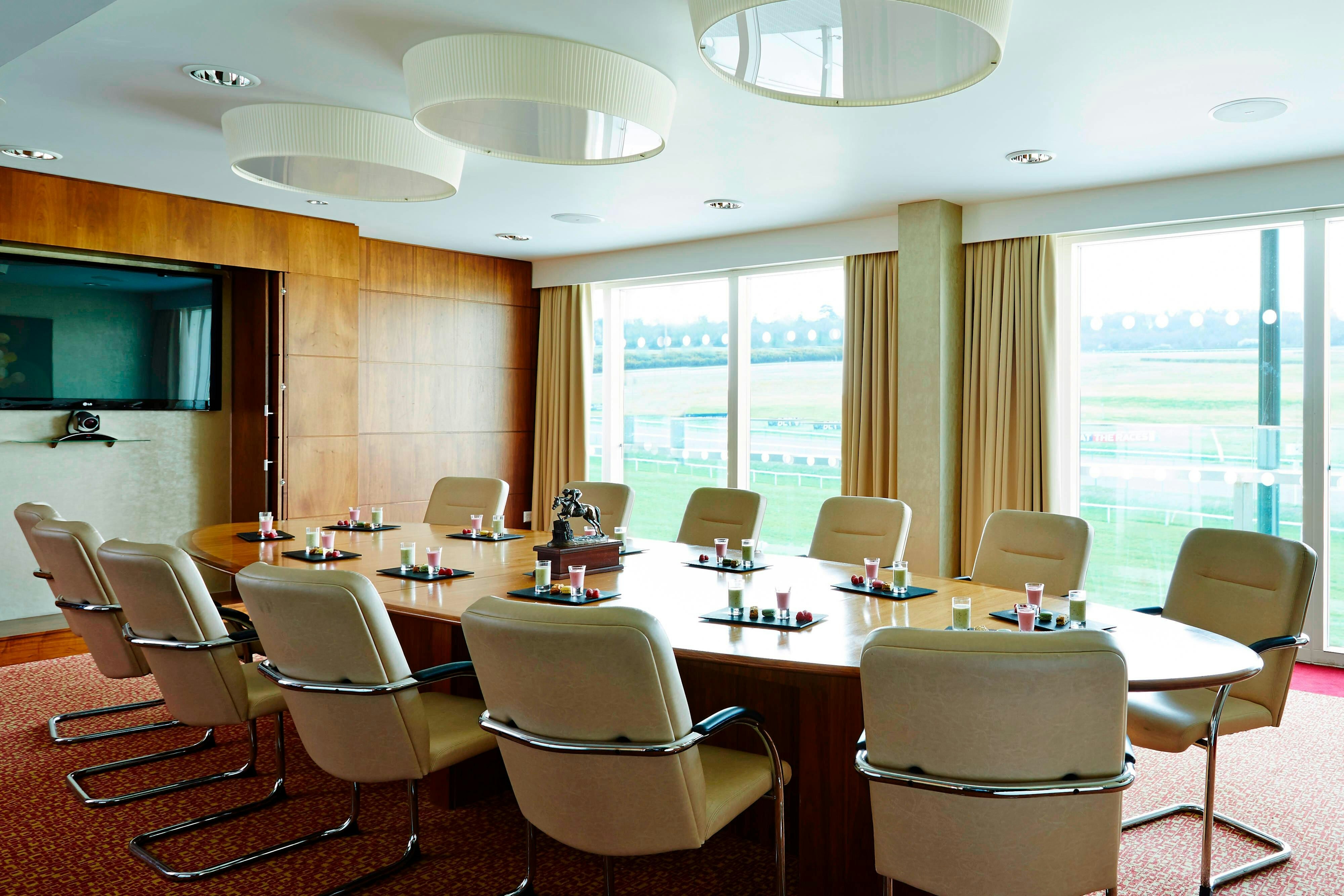 Lingfield Park Marriott Hotel Country Club 12/16
