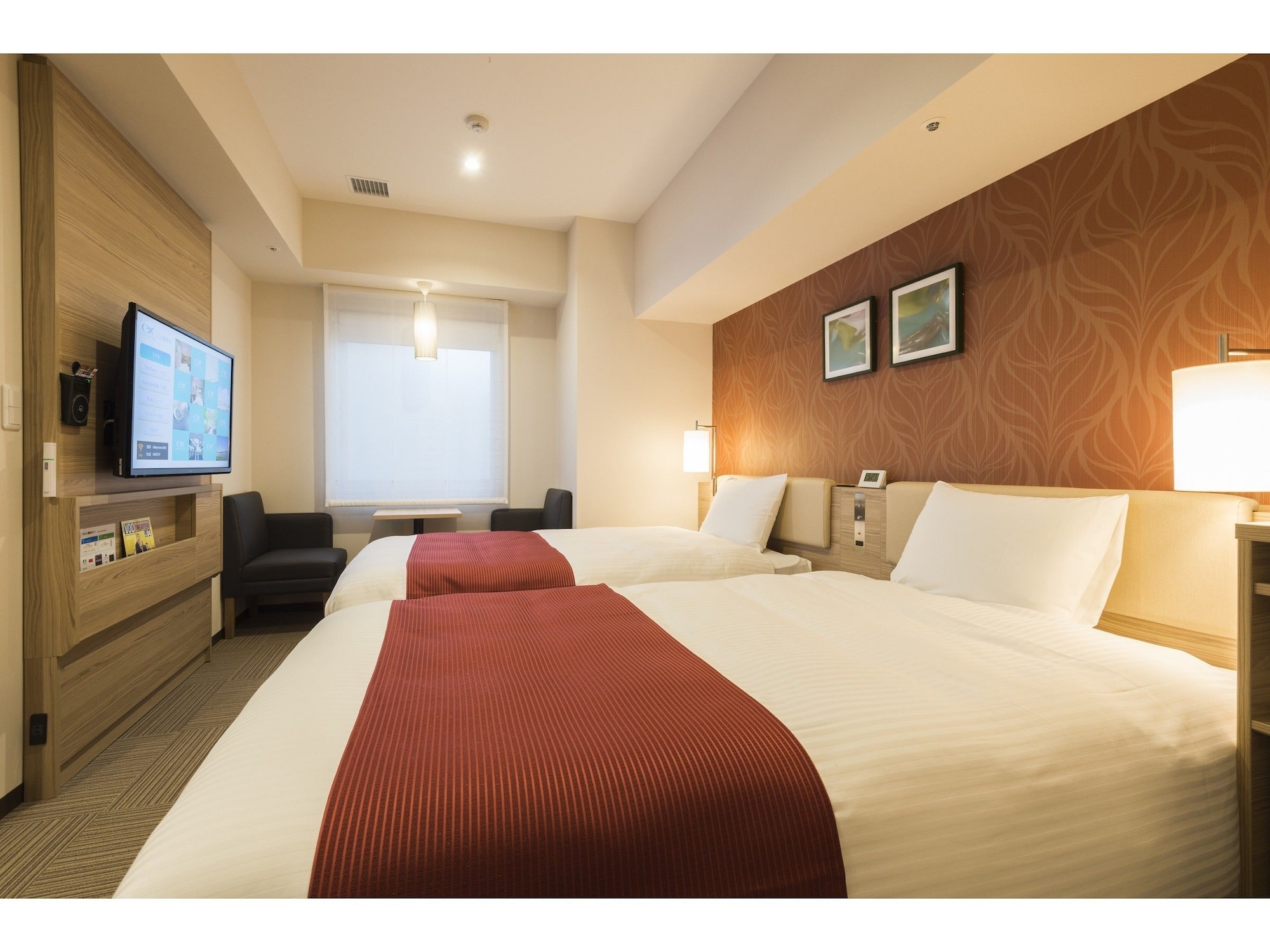 UNIVERSAL, TWIN BEDS
