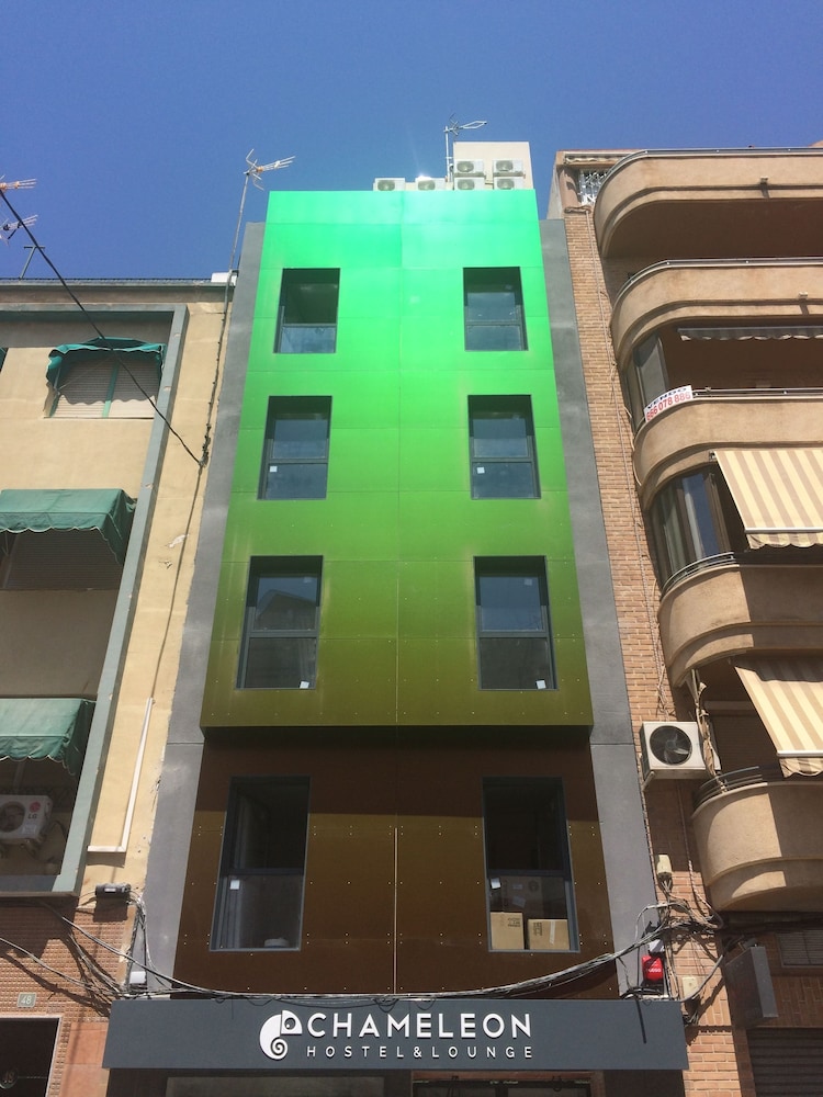 Chameleon Hostel Alicante 1/25