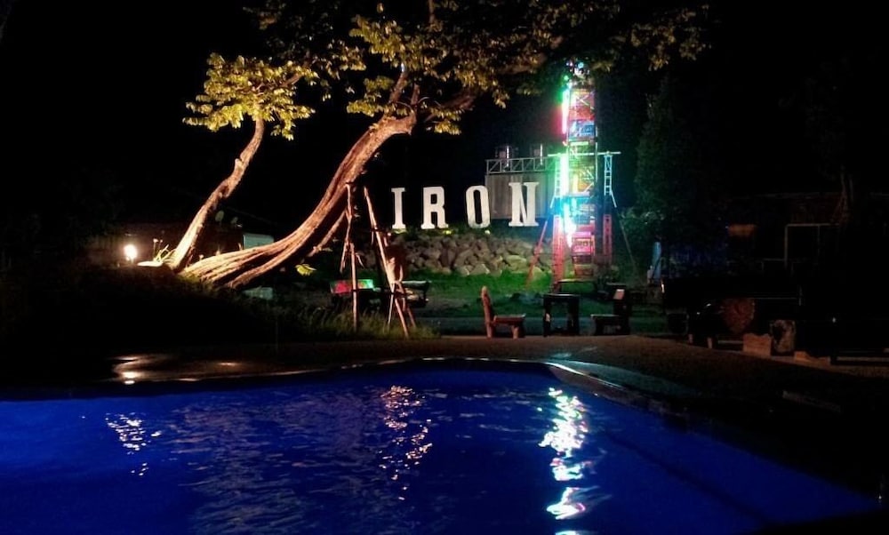 Iron Resort&Hotel 45/49