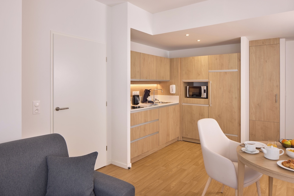 Quality Aparthotel Val d Europe 28/38