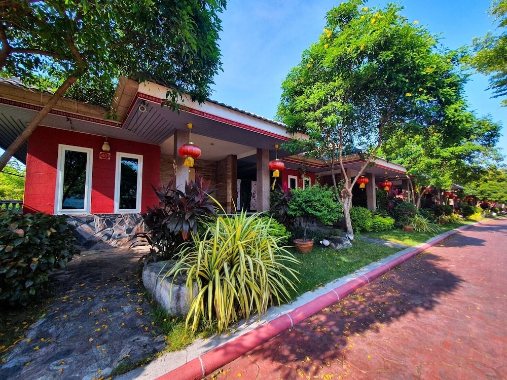 Dream Park Resort 68/75