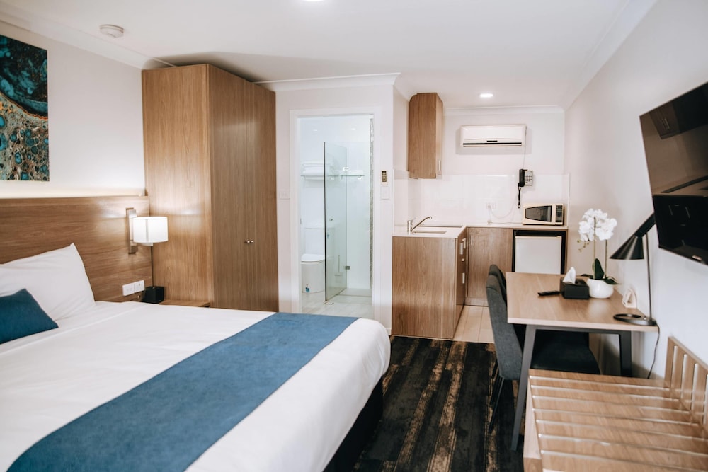 Superior, King Bed, Kitchenette