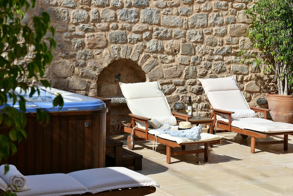 Angelica Boutique Hotel 54/74