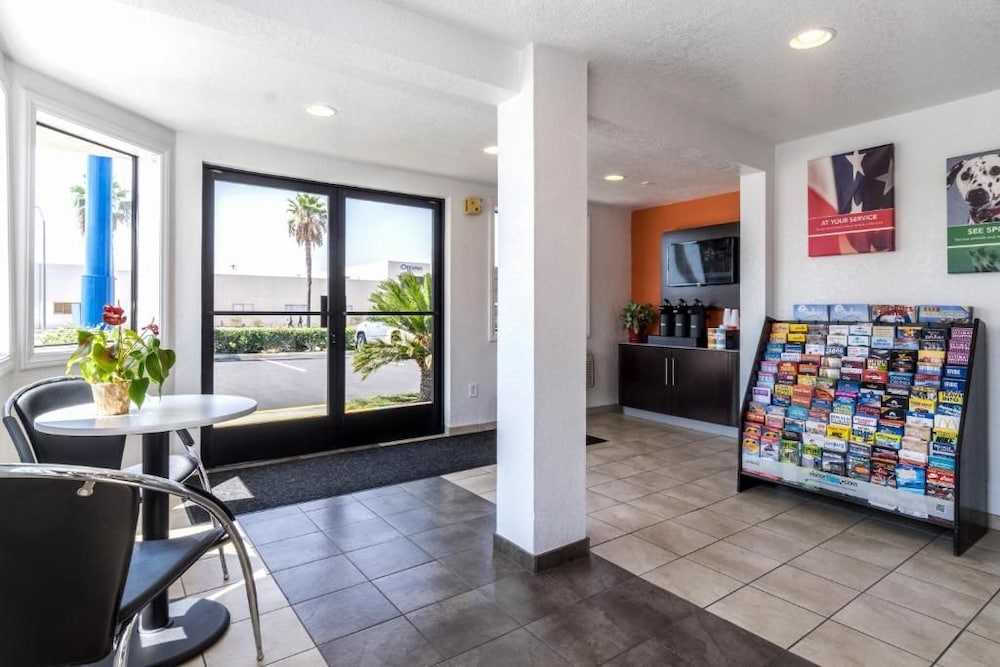 Motel6 Anaheim, CA - Fullerton East 13/59