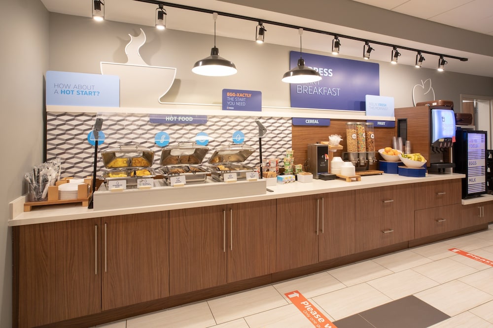 Holiday Inn Express & Suites Goodland I-70 33/45