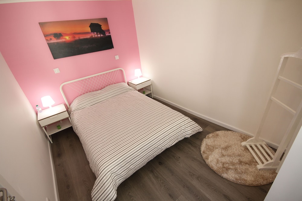 1 BEDROOM, LIGHT, CLASSIC, APARTMENT, RIVER VIEW
