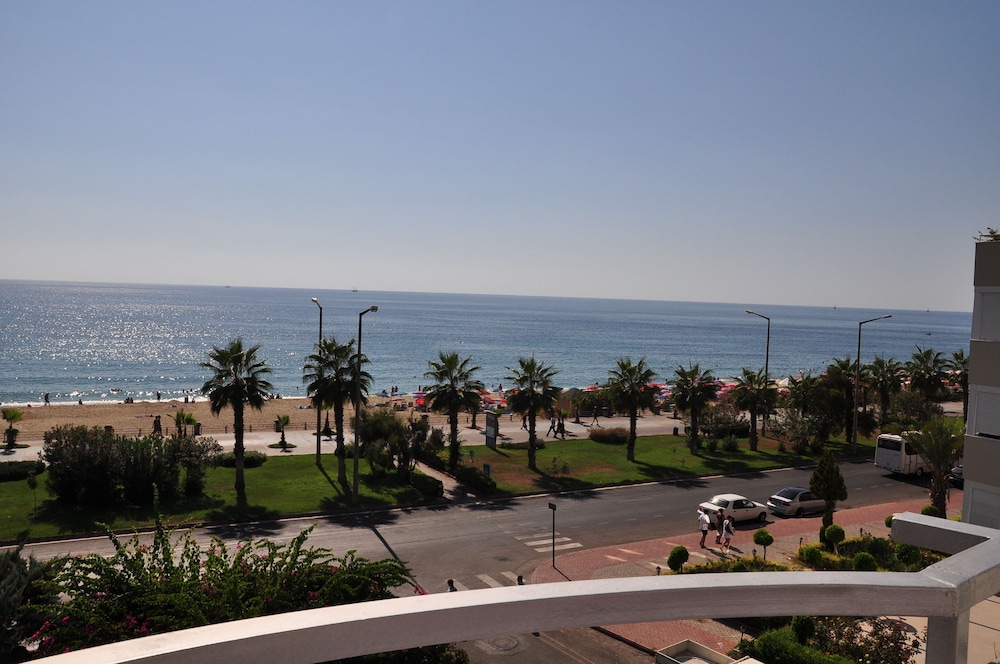 Belle Ocean Apart Hotel 47/50