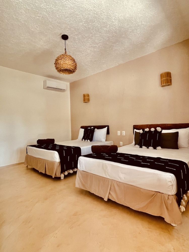 ROOM, TWIN BEDS, GARDEN VIEW