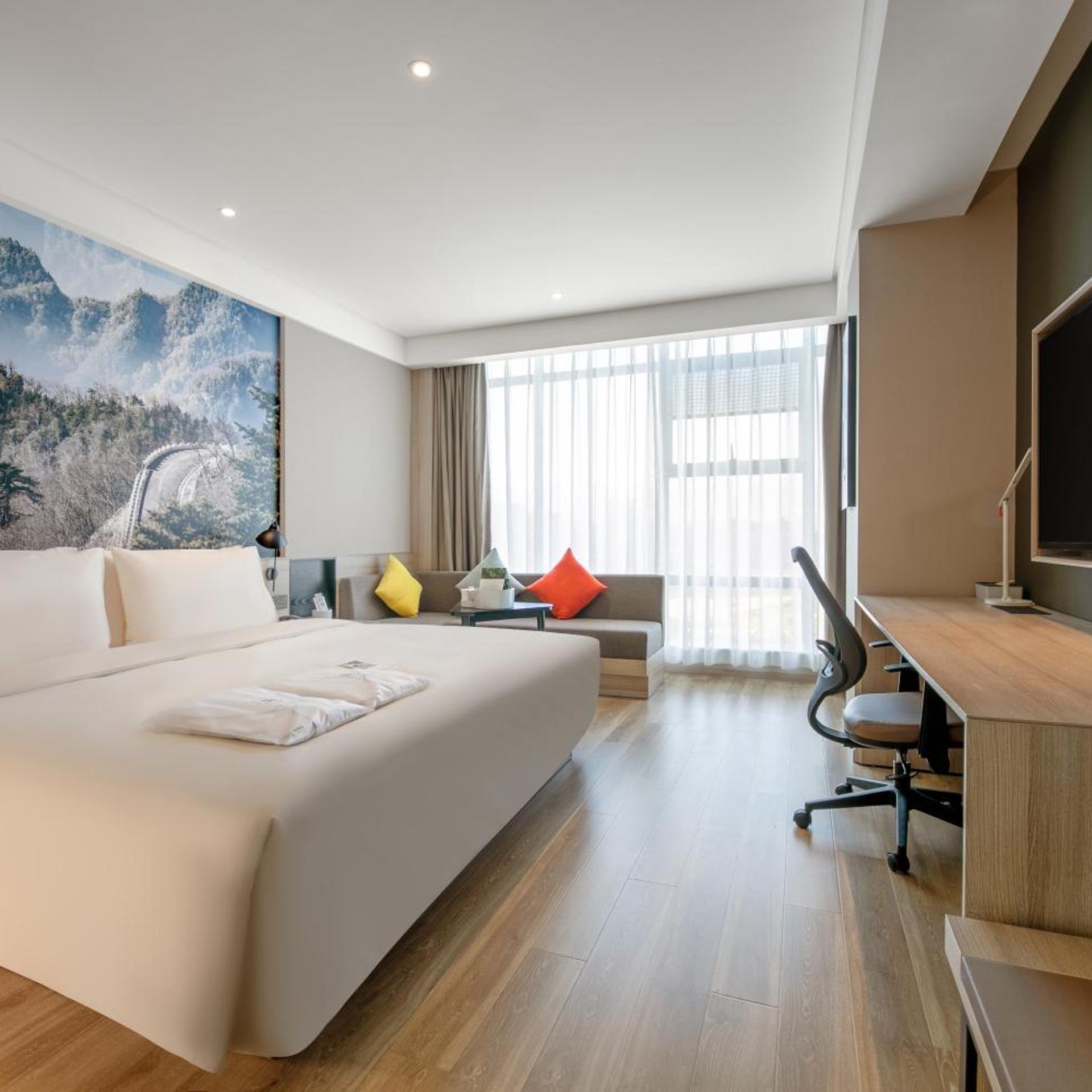 Atour Hotel (Baoji Administration Center, High-speed Railway South Station) 6/51