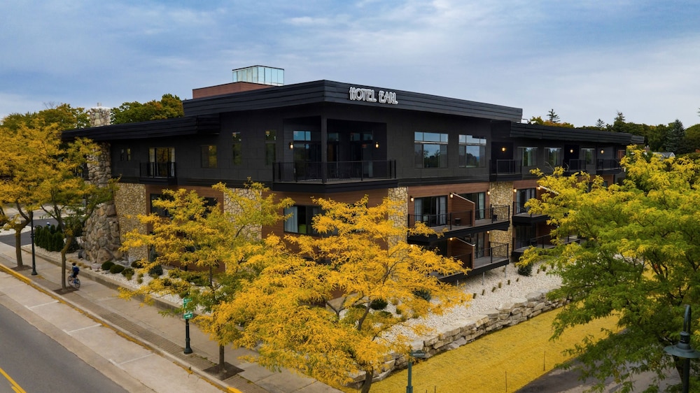 Hotel Earl of Charlevoix 2/50