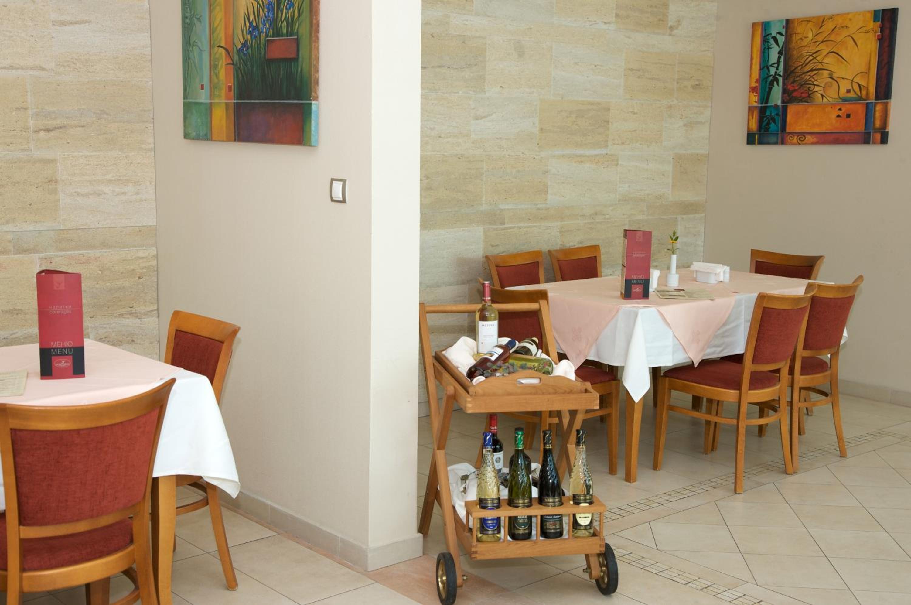 Jeravi Hotel 43/56