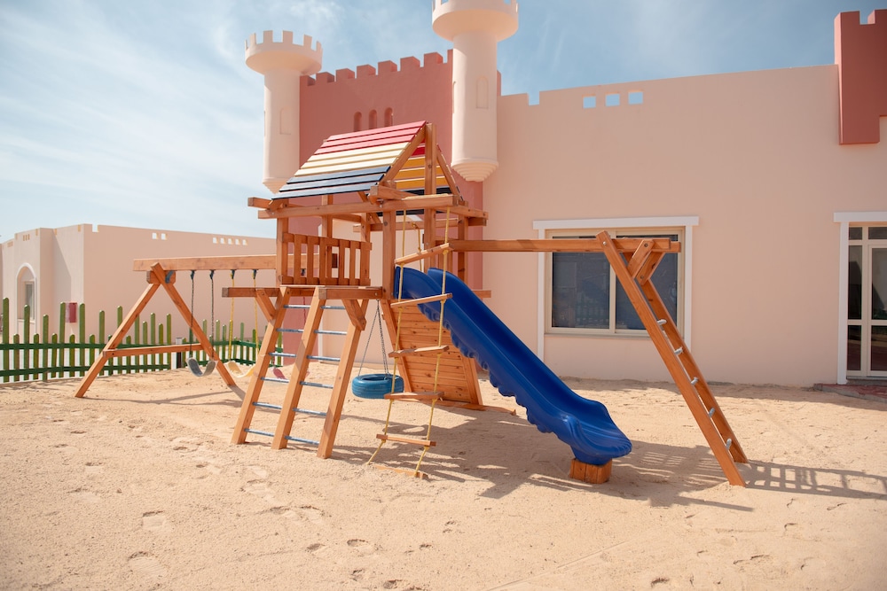Oyster Bay Beach Suites 30/60