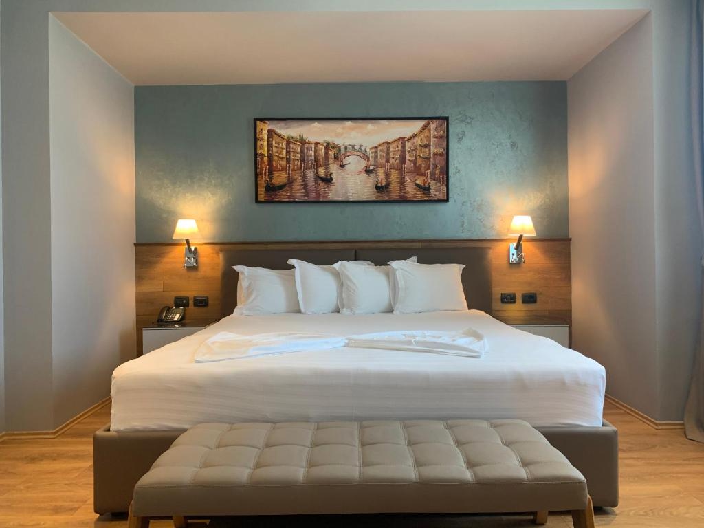 Standard, Double Bed