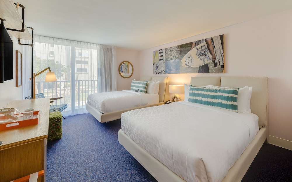 ROOM, 2 QUEEN BEDS, RESORT VIEW