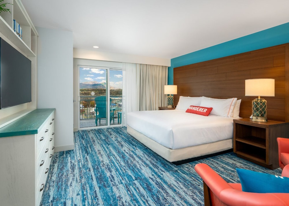 1 BEDROOM, SUITE, KING BED