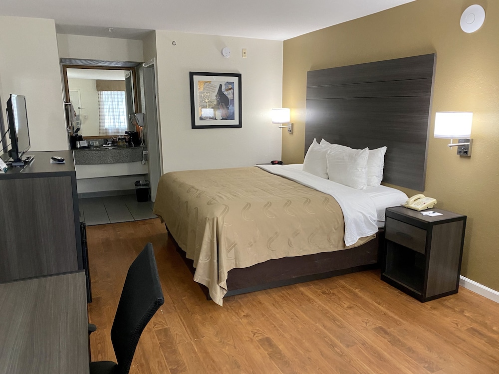 Quality Inn Branson Hwy 76 Central 7/53