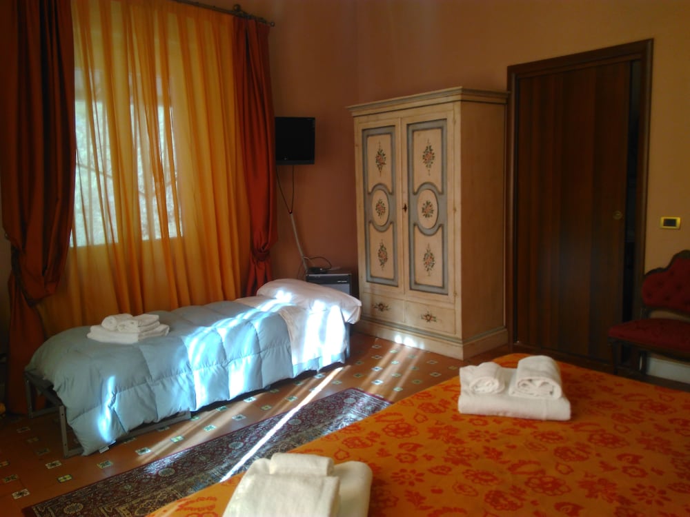 HOTEL VILLA DORATA, ETNA 25/44