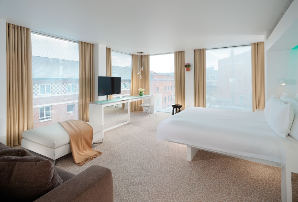 St Martins Lane Hotel 48/75