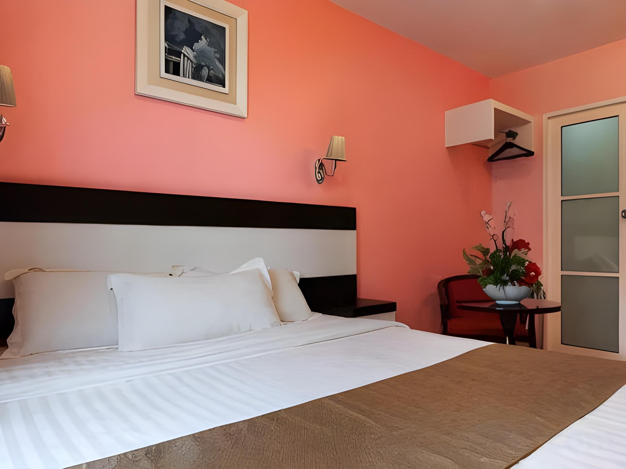 Deluxe, Double Bed, No Window