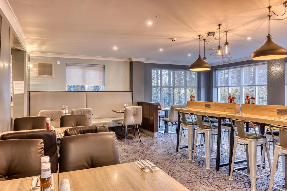 Premier Inn Loughton/Buckhurst Hill 32/43