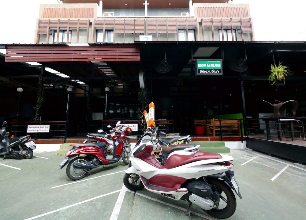 Basic Line Hotel at Loikroh 36/39