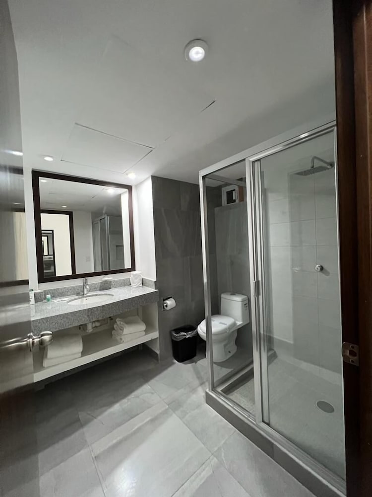 Hotel Solamar Inn 48/48