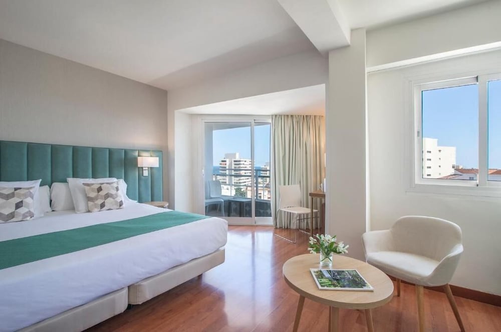 جناح جونيور بسريرين منفصلين بشرفة، Hotel Costa Malaga (Adults Recommended) by Pierre & Vacances 6/10