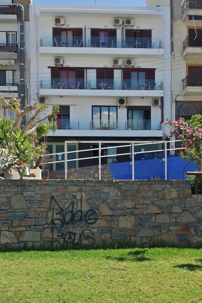 Atlantis Hotel 31/44