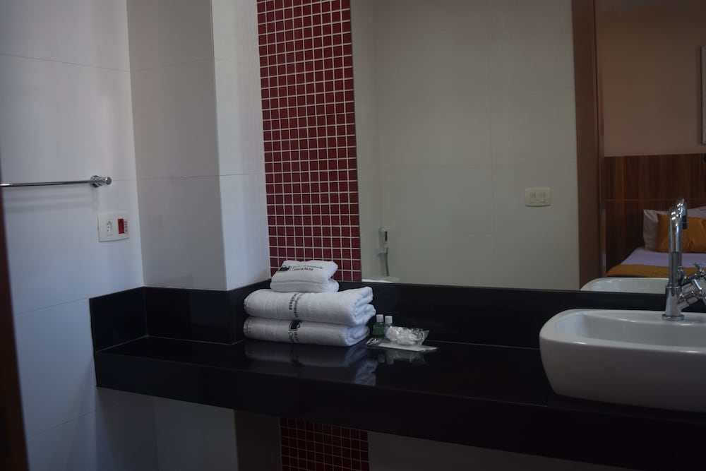 Diplomata Hotel 8/27