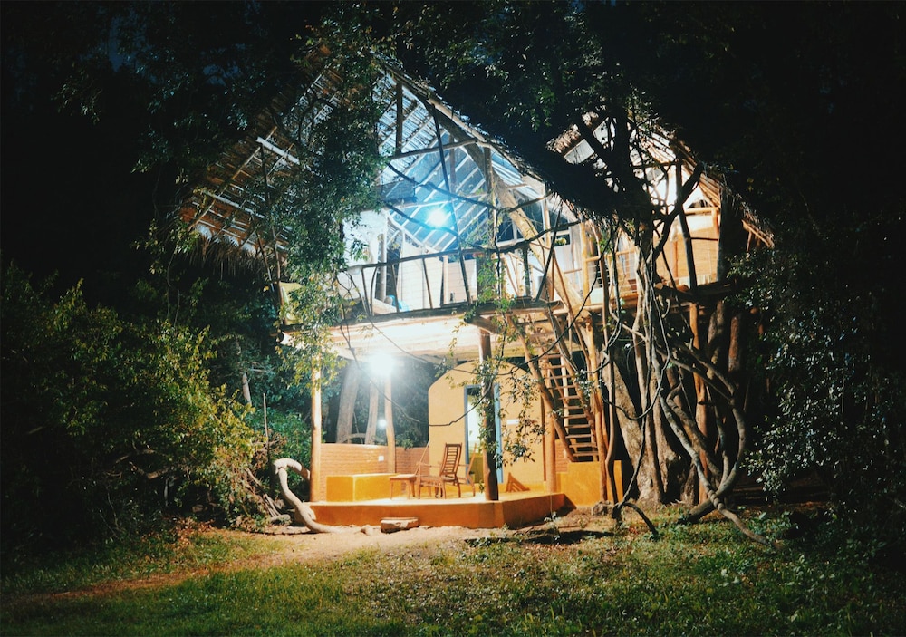 Back Of Beyond - Dehigaha Ela 33/40
