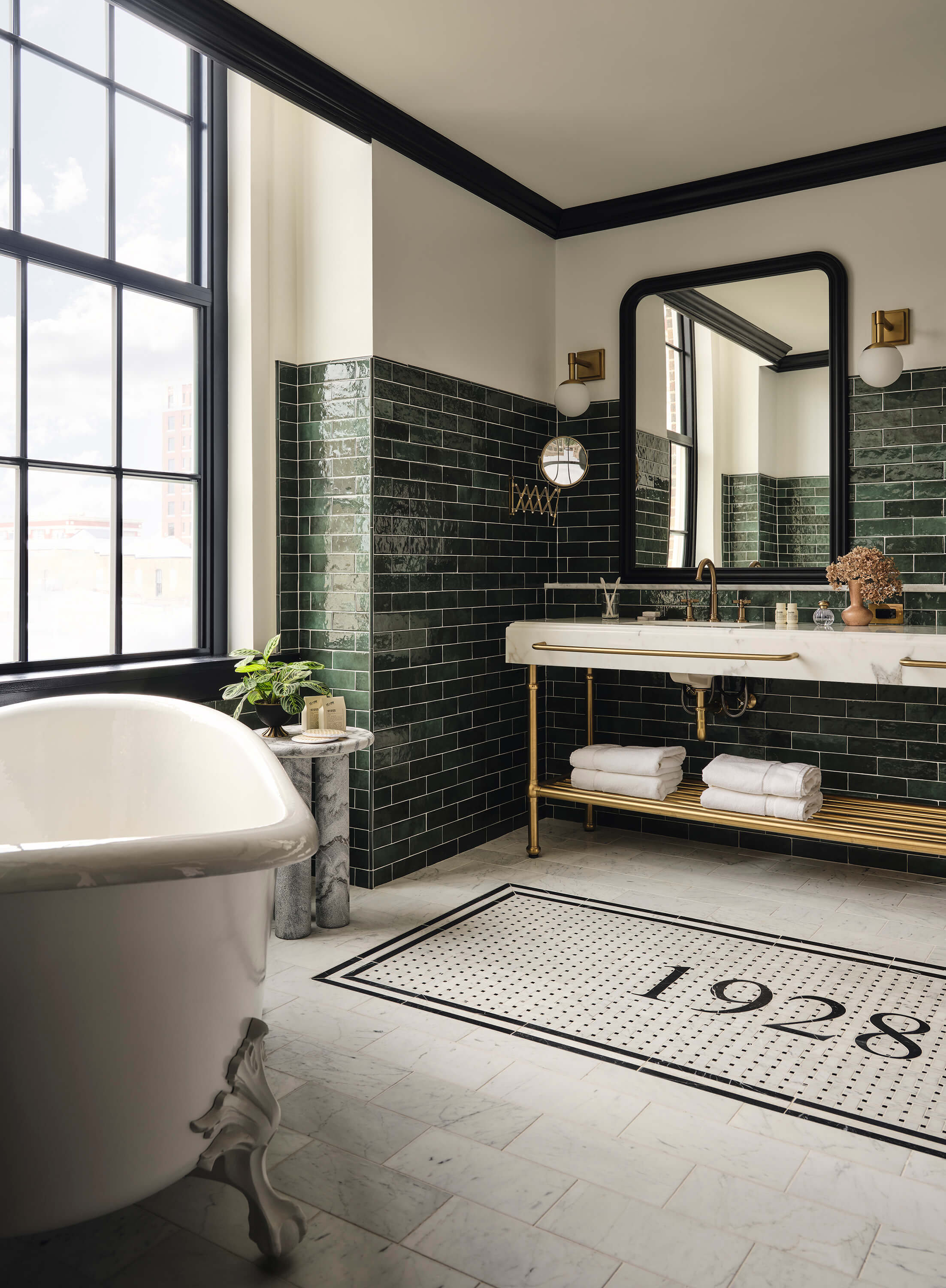 Hotel 1928 23/24