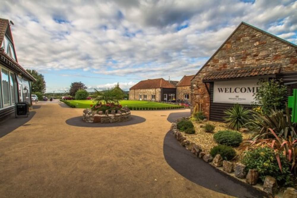 Mendip Spring Golf Club 33/34