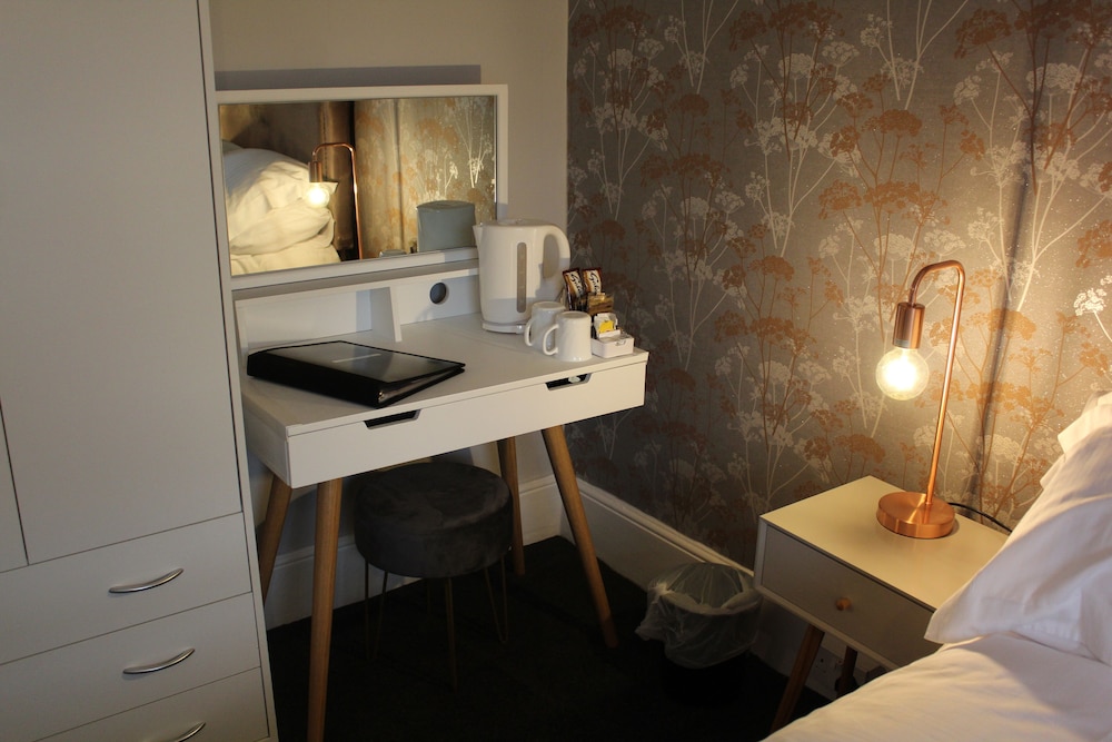The Darnley Hotel 39/50