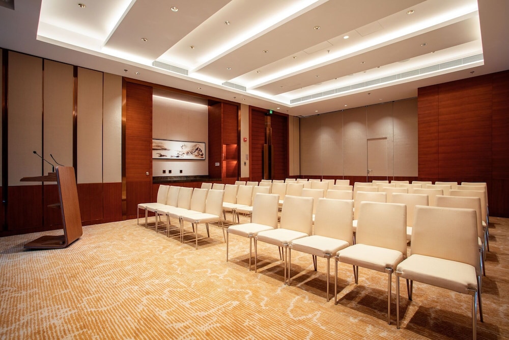 Hyatt Regency Zhenjiang 68/79