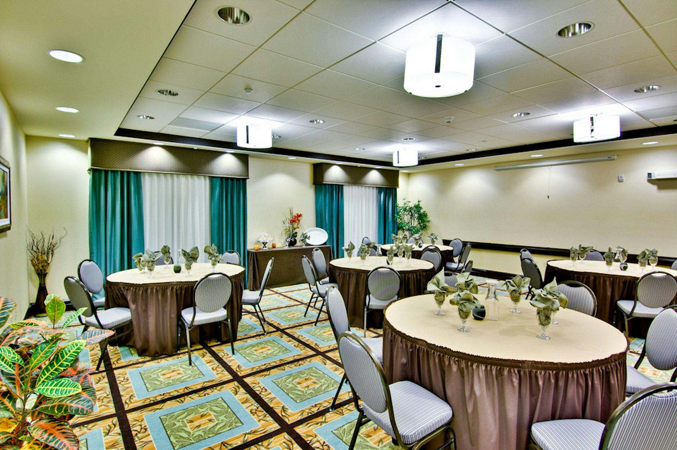 Hampton Inn And Suites Moreno Valley 44/63