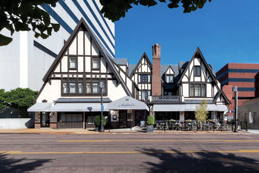 Seven Gables Inn 2/26