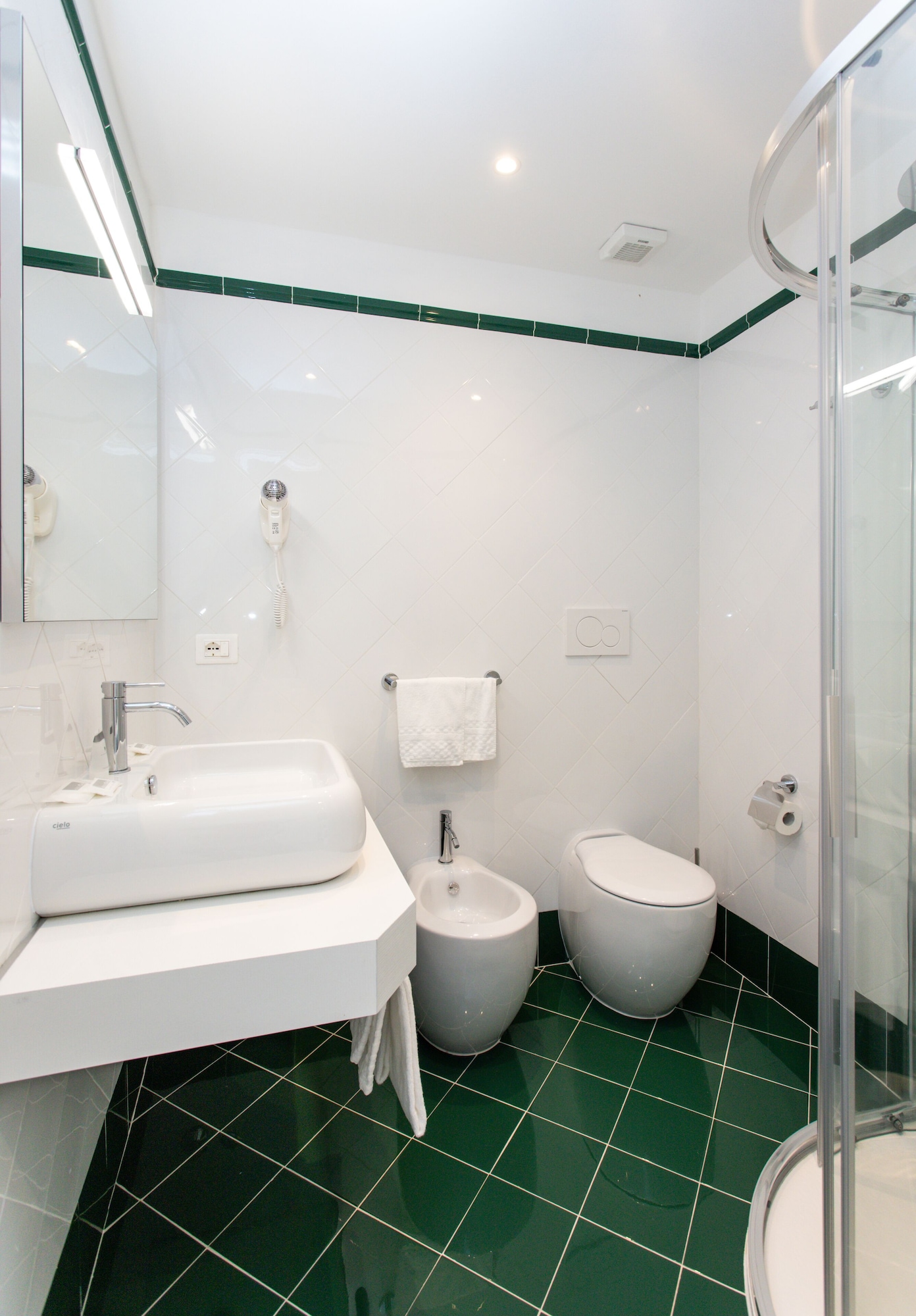 غرفة كلاسيكية بسريرين منفصلين بشرفة، Hotel Greif 2/4