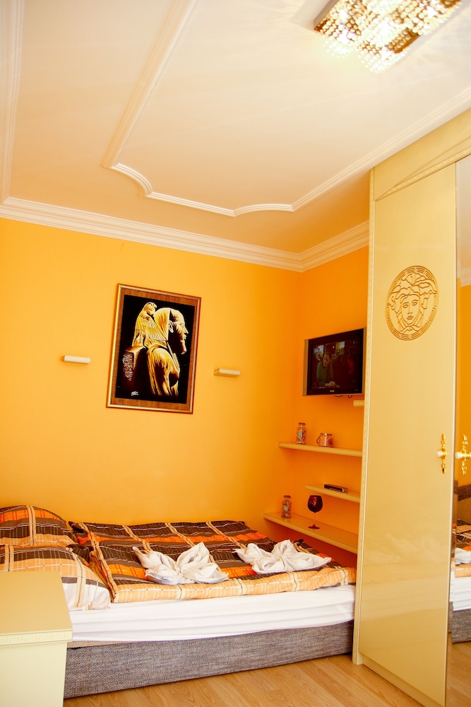 Panoramic, Apartment, Queen Bed, Lake Side, Balcony