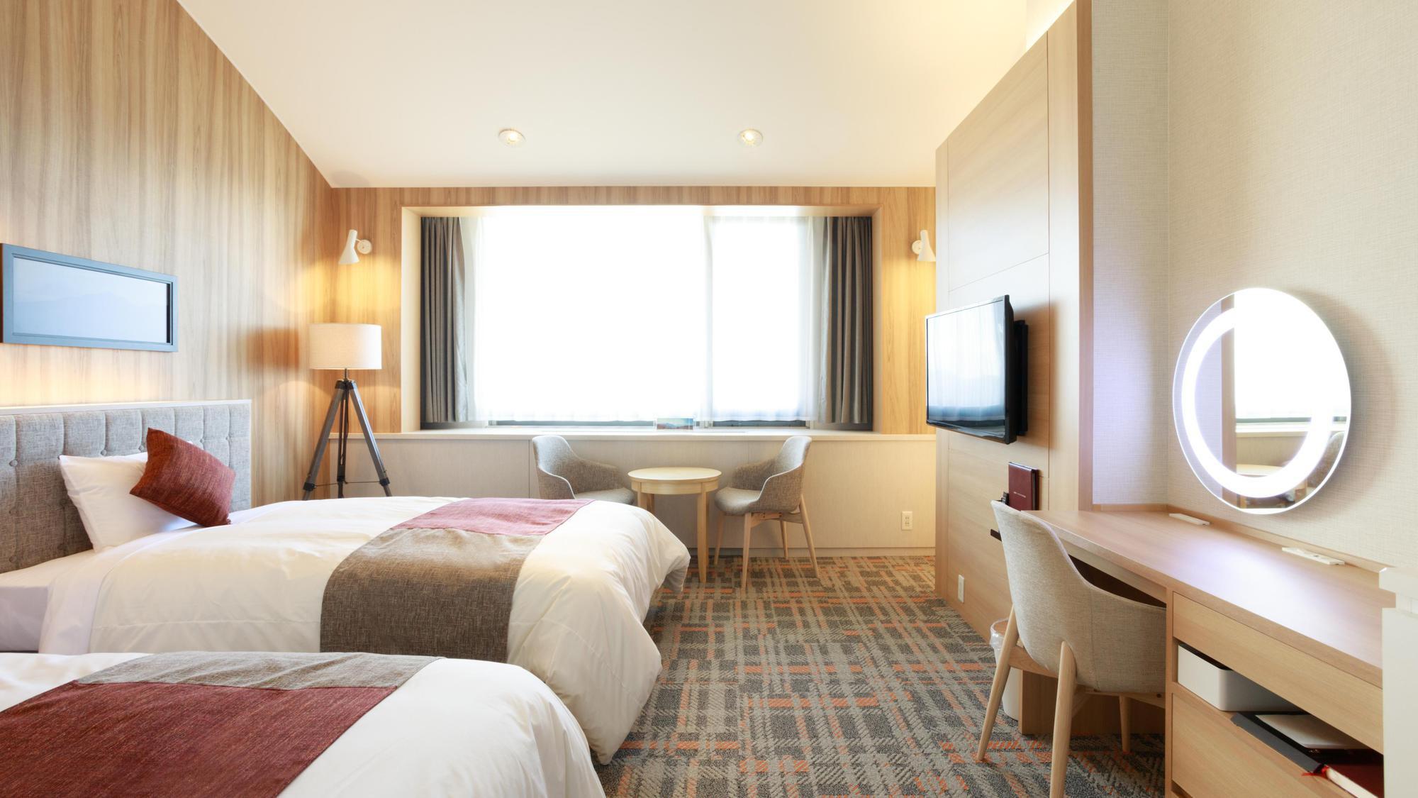 Premium, Twin Beds, Mountain View, Night View