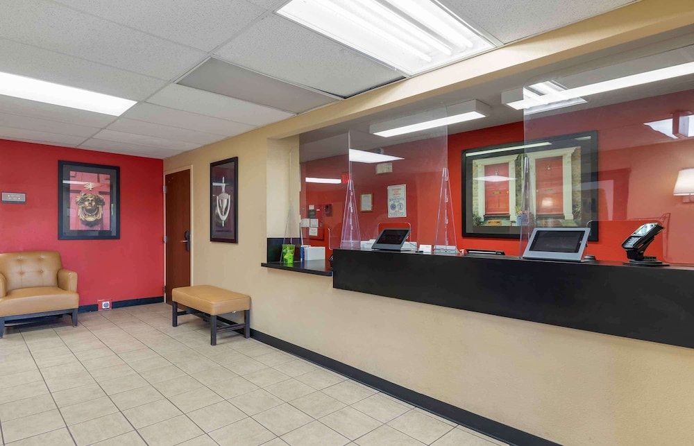 Lobby at Studio 6 Corporate Extended Stay Rochester Henrietta NY, ROCHESTER - NY