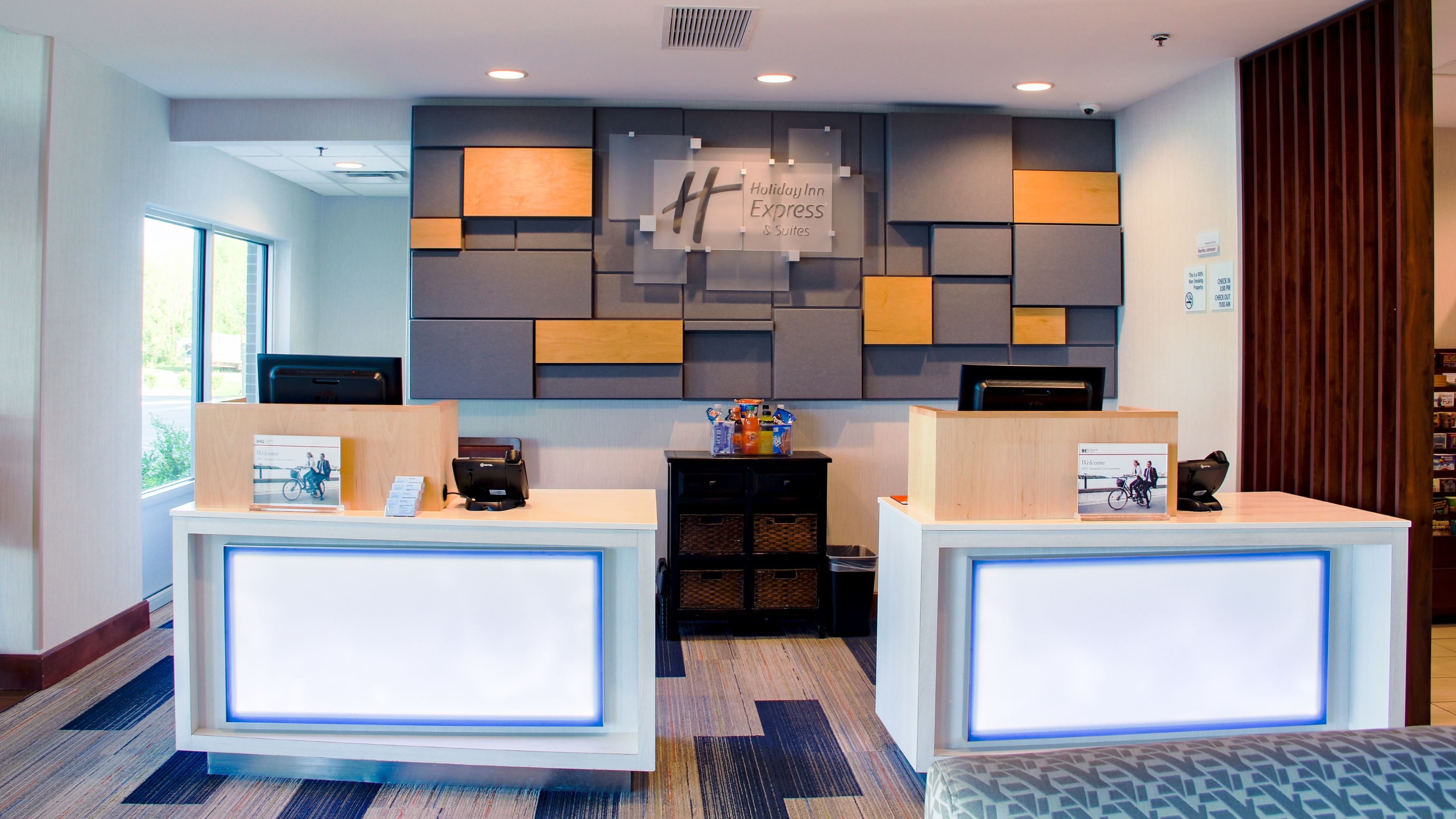 HOLIDAY INN EXPRESS & SUITES DANVILLE 8/42