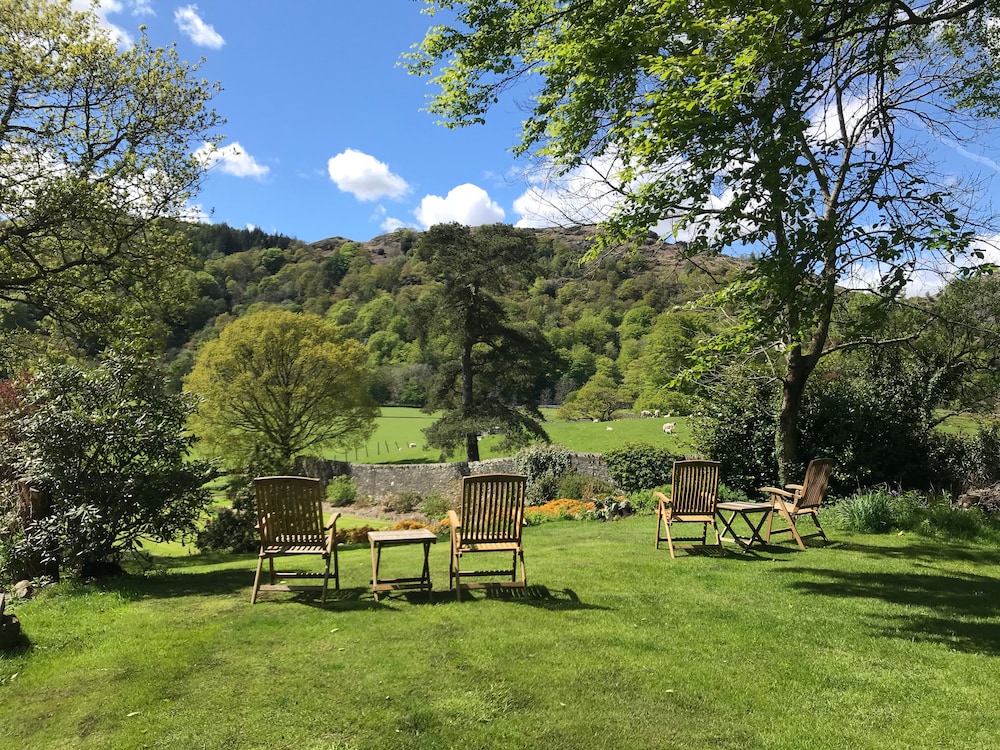 Crow How Country Guest House 40/50