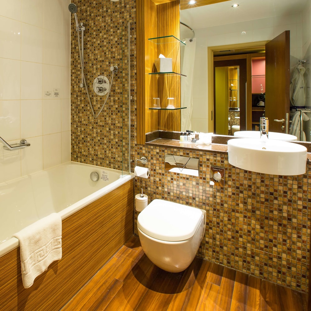 Ashford International Hotel & Spa 59/61