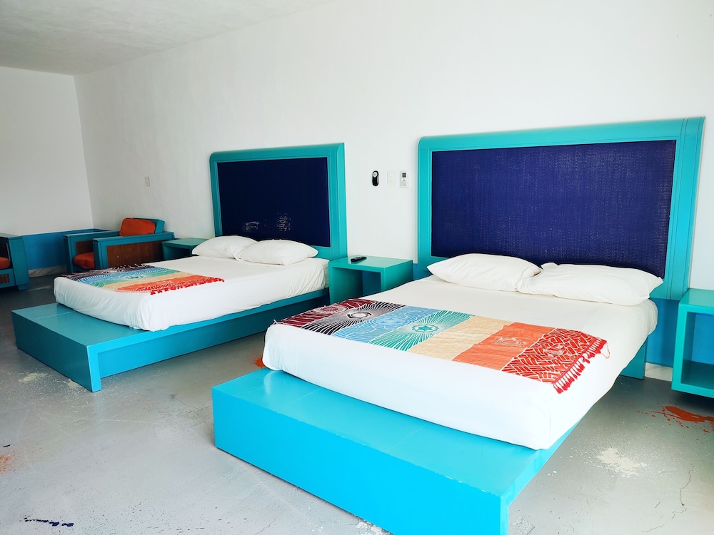 The Mint Resort Isla Mujeres 11/67