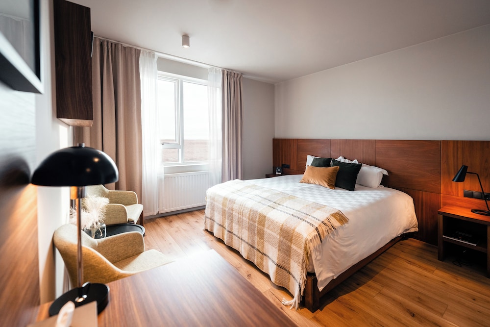 غرفة قياسية بسرير كينج بإطلالة على البحر، Umi Hotel 3/6
