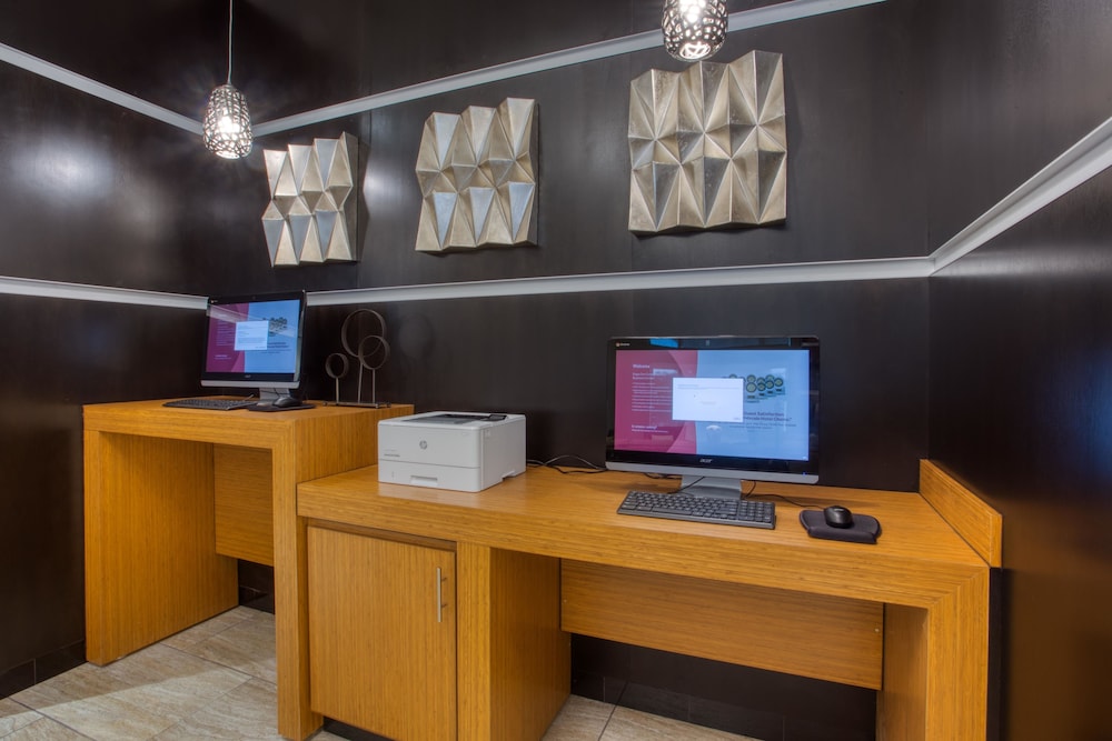 Drury Inn & Suites Cleveland Beachwood 45/50